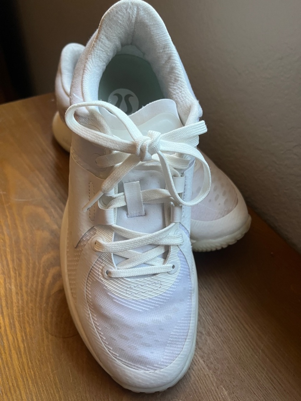 lululemon athletica White Women's sneakers
With box included - Picture 2 of 3